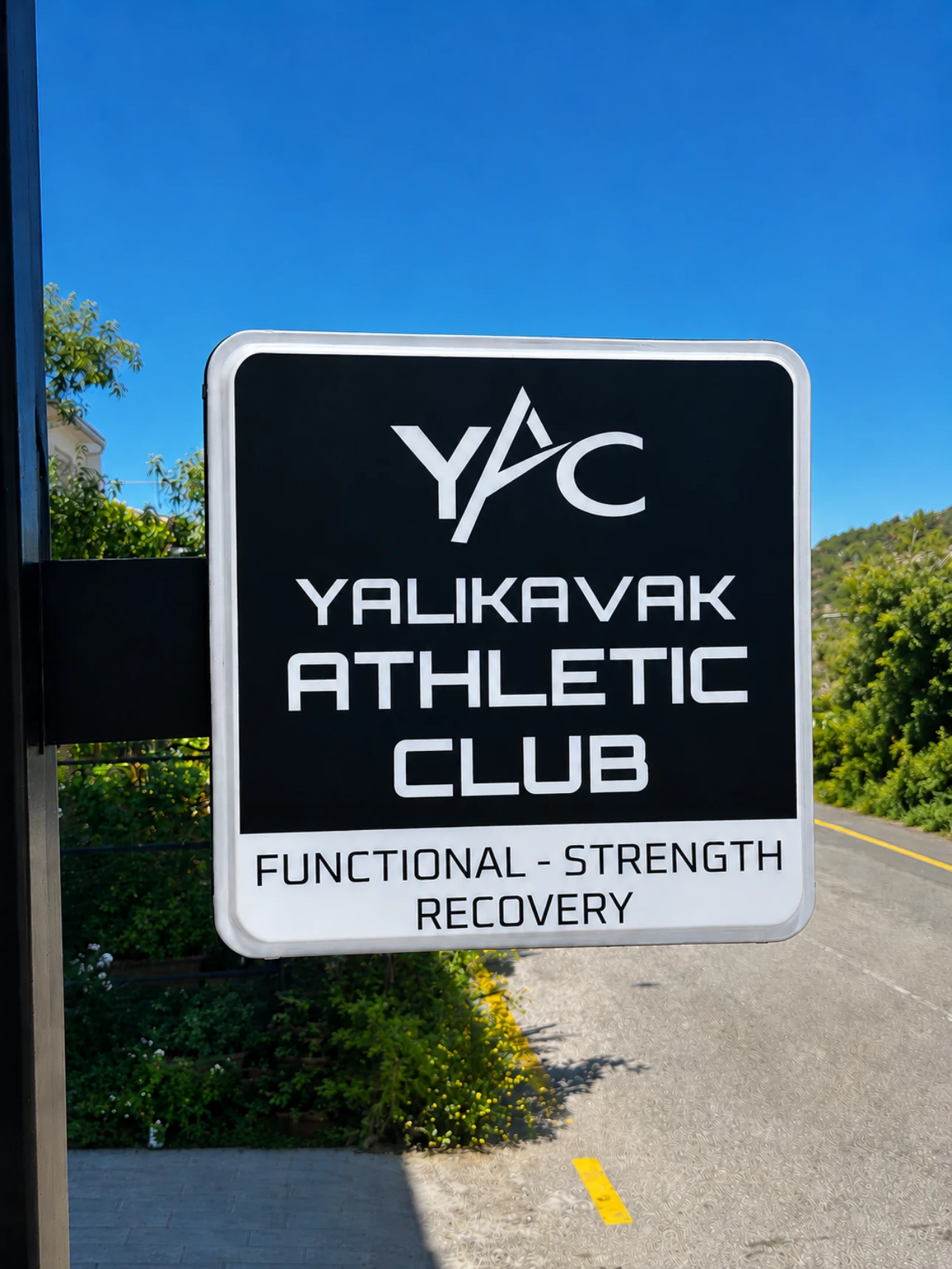 YAC giriş tabelası